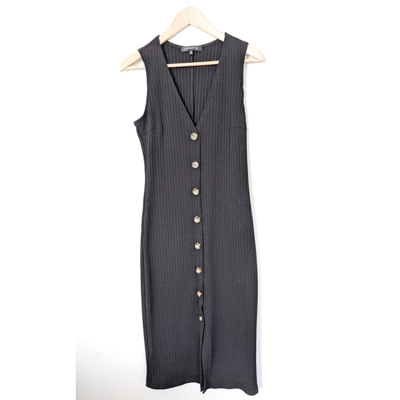 Sleeveless Dress With Buttons - Picture 5 of 5